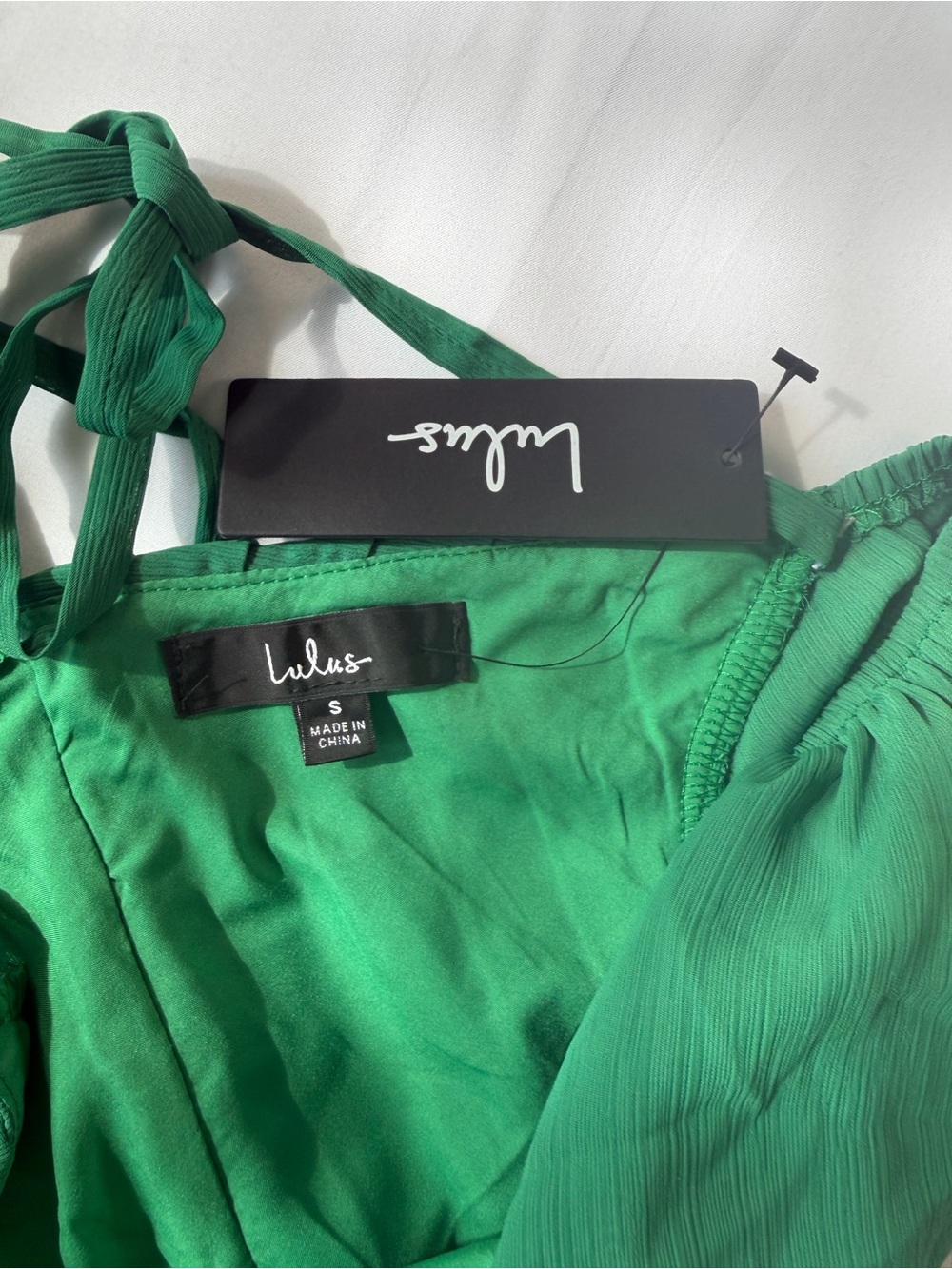 Lulu's Amalfi Coast Emerald Green Pleated Flutter Sleeve Dress NWT - Picture 4 of 9